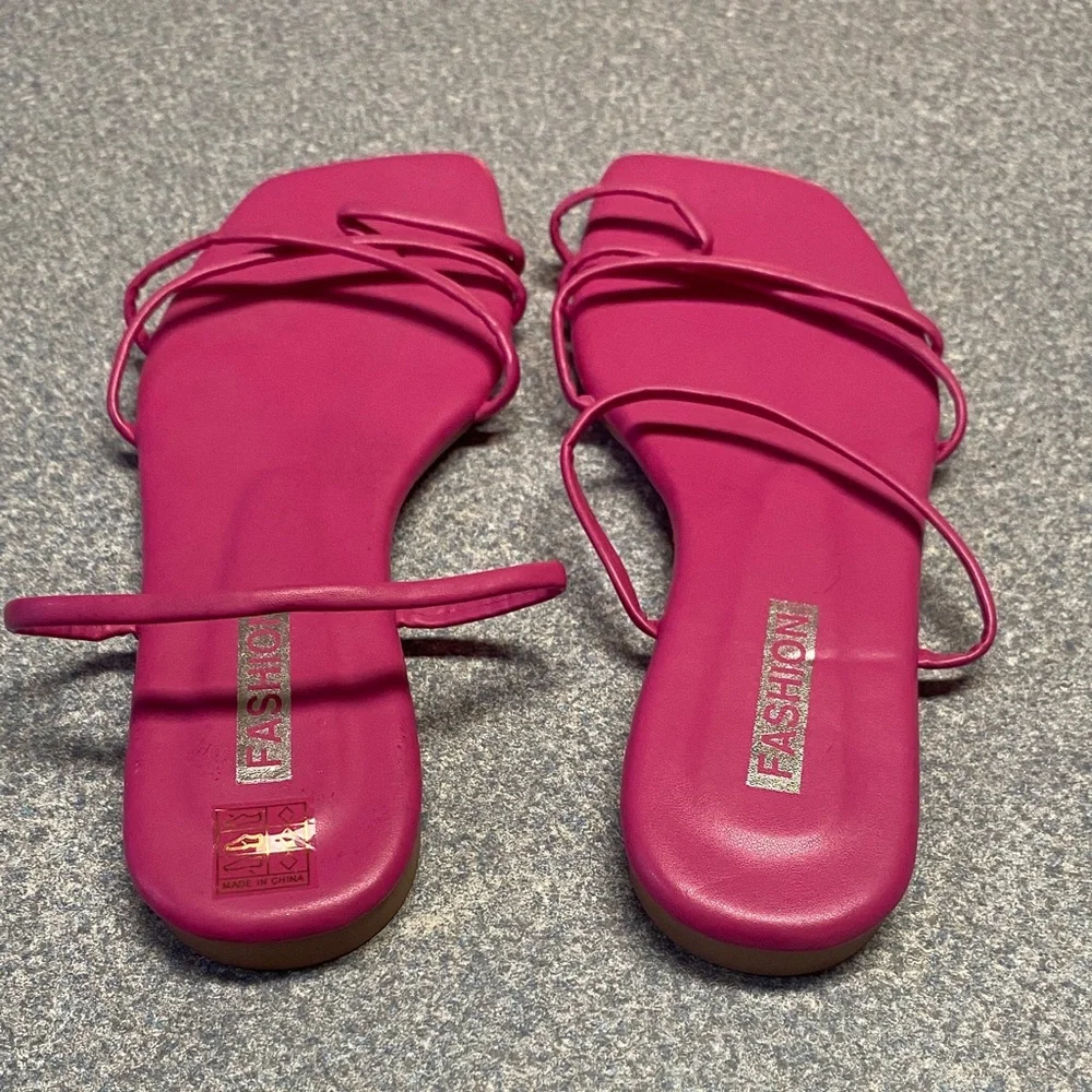 Chic Fuchsia Strappy Sandals